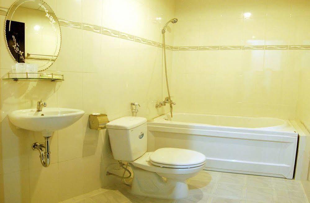 Begonia Hotel Nha Trang Esterno foto