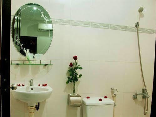 Begonia Hotel Nha Trang Esterno foto